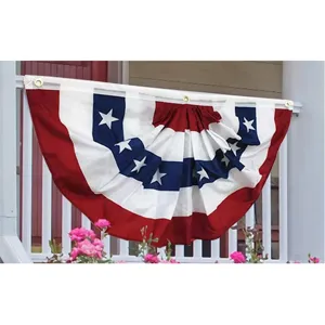 Bandera plisada americana de estrellas y rayas para decoración del día de la independencia.