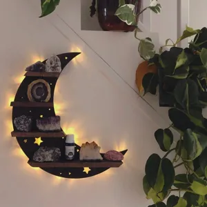 Houten maan vormige kristallen plank muurbevestiging met sterlicht voor thuisdecoratie.