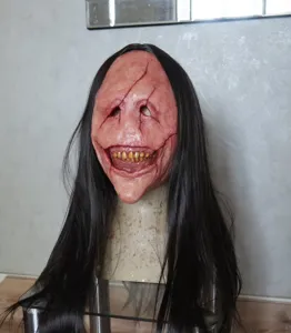 Masque de démon à longs cheveux effrayant d'Halloween masque en latex rouge avec dents