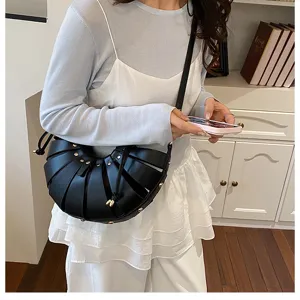 Schwarze plissierte Damen Schultertasche, modische Muschel Umhängetasche aus Kunstleder PU.