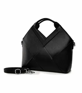 Black large capacity woven handbag, women fashion commuter tote bag with shoulder strap.
