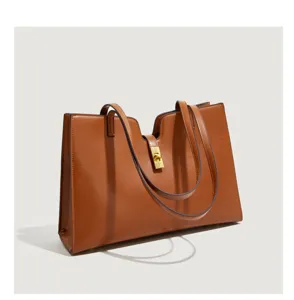 Elegante braune Damentasche große Kapazität minimalistische Umhängetasche für die Arbeit.