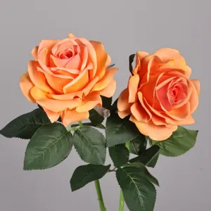 Fiori di rosa artificiali colore pesca seta finta decorazione matrimonio vista principale