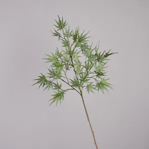 Branche unique de feuille d'érable verte artificielle pour décoration florale et micro-paysage.
