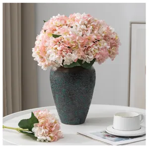 Bouquet di ortensie artificiali di seta rosa con vaso decorazione matrimonio dettaglio