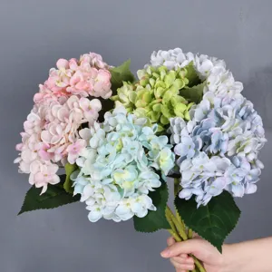 Bouquet di fiori di ortensia artificiali in seta per casa matrimonio festa decorazione foto.