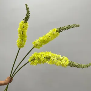Steli di fiori artificiali di giglio coda di volpe gialla per decorazioni domestiche.