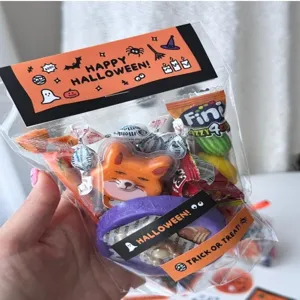 Χαριτωμένη τσάντα συσκευασίας καρτέρας Halloween με γλυκά και παιχνίδια για πάρτι