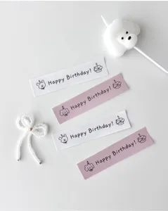 Set di adesivi di compleanno minimalisti con simpatici cani per confezioni regalo e torte.