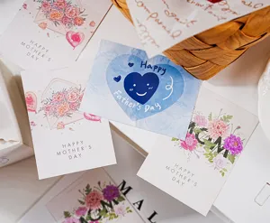 Cartes de vœux pour Fête des Mères Fête des Pères design floral messages cadeau déco