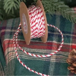 Rot-weiße Jute Kordel für Weihnachtsgeschenkverpackung, DIY Basteln und Feiertag Dekoration.