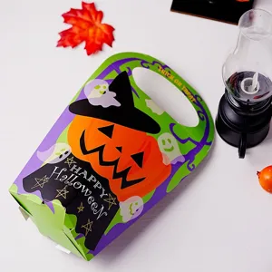 Halloween handheld candy gift paper box, cute pumpkin and ghost design for party supplies.