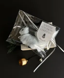 Kerst witte pluche vos ornament met belletjes, schattig DIY feestelijk hangdecor set.