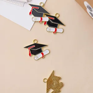 Temporada de Graduación Birrete Diploma Esmalte Colgante Chapado en Oro Aleación para Embalaje de Regalo Decoración Llaveros DIY