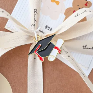 Colgante de aleación de birrete de graduación para envolver regalos y manualidades.