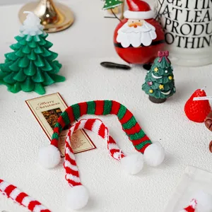 Mini bufanda de punto de Navidad a rayas rojas y verdes decoración para botellas muñecas