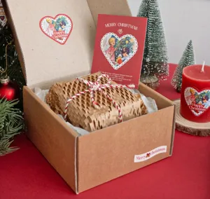 Weihnachtsgeschenk Verpackungsset mit rot-weißem Garn Karte und Vintage-Aufklebern für DIY