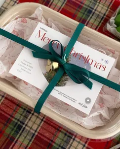 Ensemble de boite cadeau de cloche decorative de Noel avec ruban vert et carte de voeux