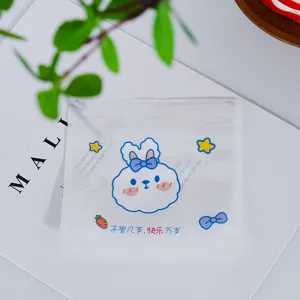 Sachet zippé en plastique transparent pour biscuits avec un joli design de lapin et fermeture éclair.