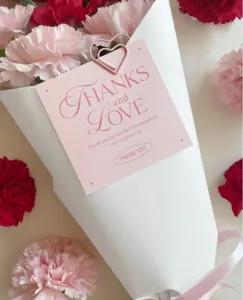 Tarjeta de felicitación rosa estilo ins gracias y amor, ideal para ramos y mensajes.