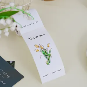 Minimalistische rechteckige Aufkleberrolle für Geschenkboxen, Siegel und Dekoetikett.