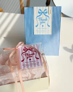 Biglietto di auguri grazie grazioso fiocco regalo decorazione festa compleanno