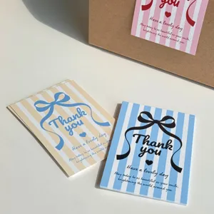 Carine cartoline di auguri di ringraziamento con fiocco e adesivi per decorazioni feste di laurea.