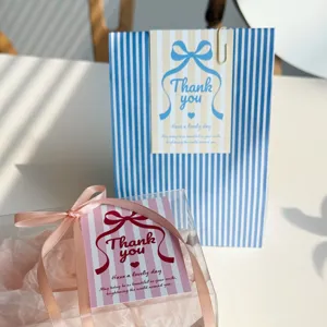 Simpatici biglietti d'auguri con fiocco etichette di ringraziamento decorazione.