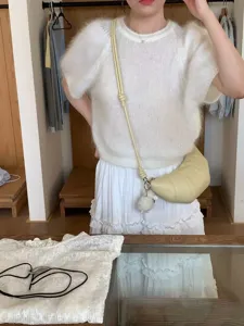 Minimalistische Umhängetasche Mini Croissant, leichte lässige Dumpling Tasche für Damen.