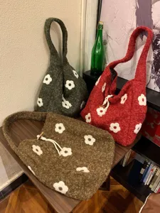 Korean Style Autumn Winter Plush Floral Embroidered Tote Bag Women Sweet Casual Large Capacity Shopper Shoulder Bag