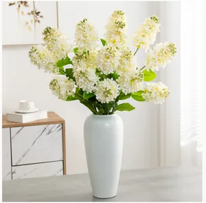 Kunstmatige sering boeket in witte keramische vaas voor woonkamer decoratie olieverf.