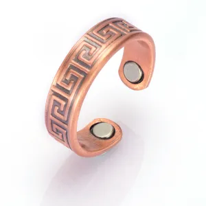 Einstellbarer magnetischer Kupferring mit griechischem Muster, offenes Schmuckstück für den Alltag.