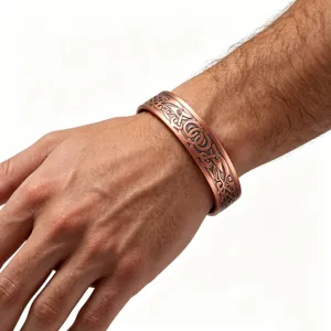 Antiker Kupfer Magnetarmband mit Keltischem Knoten Drachenmuster verstellbarer Reif.