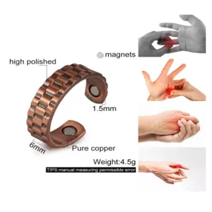 Primo piano dettagliato di anello magnetico in rame puro con trama a quadri lucida e regolabile.