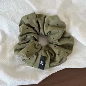 Korean style polka dot hair scrunchie, pleated high elastic hair tie, elegant daily hair accessories.