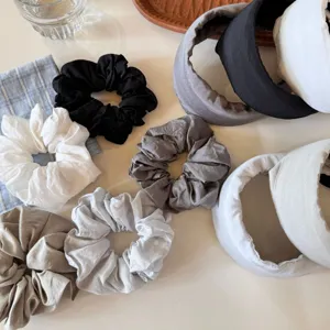 Koreanischer Stil Wolke flauschig gepolstert einfarbig Haarreif und Haargummis Set für Alltag.