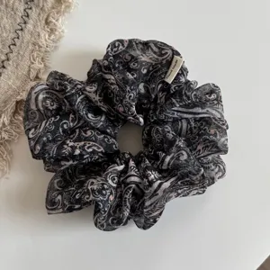 Ρετρό λαστιχάκι μαλλιών με σχέδιο paisley, ελαφρύ και διαπνέον αξεσουάρ για αλογοουρά.