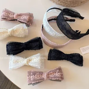 Ensemble élégant de pinces à cheveux et serre-tête en dentelle, accessoires vintage pour dames.