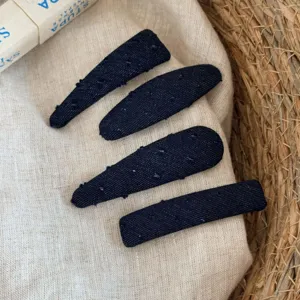 Ensemble de quatre barrettes à cheveux en tissu denim style coréen pour femmes chic.