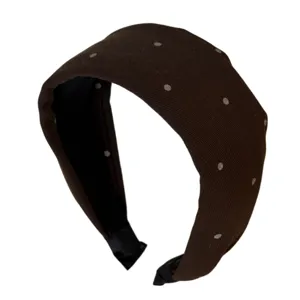 Bruine stippen brede stoffen haarband voor vrouwen modieuze haaraccessoire styling
