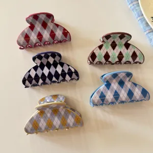Pince à cheveux en acétate style coréen avec motif argyle classique affichage de détails
