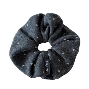 Chouchou en laine style coréen pour femme, motif cœur gris foncé accessoire de coiffure.
