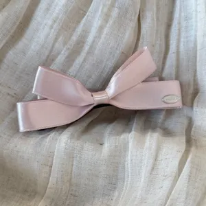 Molletta per capelli con fiocco in nastro di raso rosa elegante dolce clip per donne