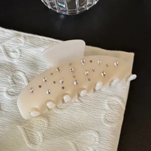 Morsetto per capelli in acetato lattiginoso con strass brillanti, elegante molletta quotidiana.