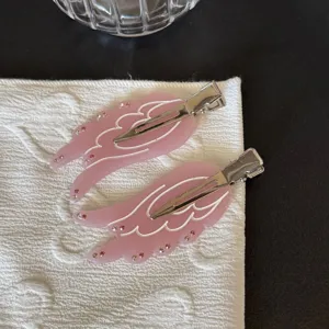 Mollette per capelli ad ali d'angelo rosa con strass. Accessori per capelli graziosi e carini.