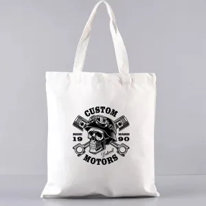 Weißer Segeltuch Shopper mit coolem Totenkopf Motiv, lässige Vintage Umhängetasche für Alltag.