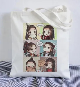 Detailansicht der weißen Segeltuch-Tragetasche mit niedlichem Anime-Cartoon-Figurendesign.