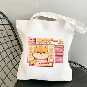 Detailaufnahme der niedlichen Shiba Inu bedruckten Segeltuchtasche für den Alltag.