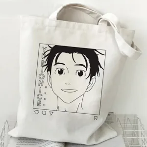 Detailierte Nahaufnahme des klaren Anime-Charakter-Drucks auf der weißen Segeltuchtasche.