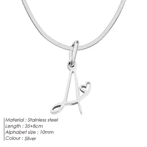 Collier pendentif lettre A en acier inoxydable pour femme, fine chaîne délicate.